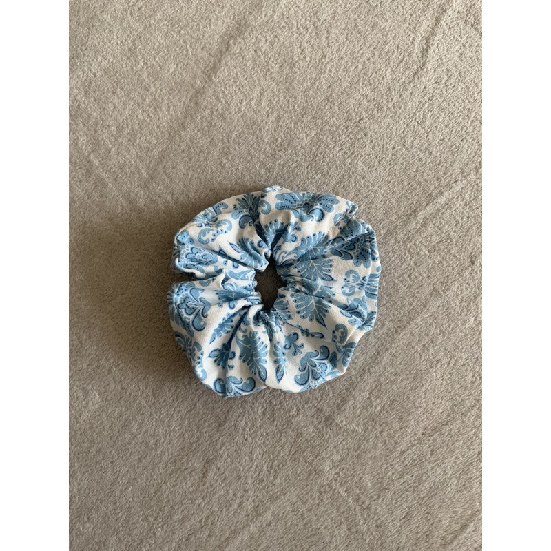 photo du Chouchou Blanc avec Motif Bleu Claire