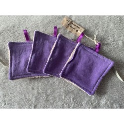 Photo du lot de 4 cotons lavables violet etalé