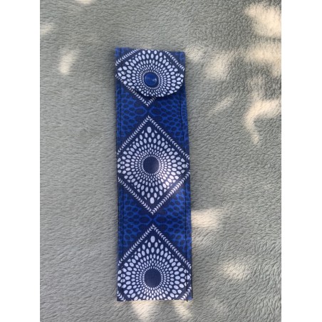 Pochette alimentaire bleu avec des losanges blancs