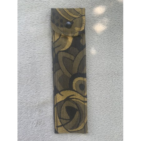 Pochette alimentaire noire avec des fleurs jaunes